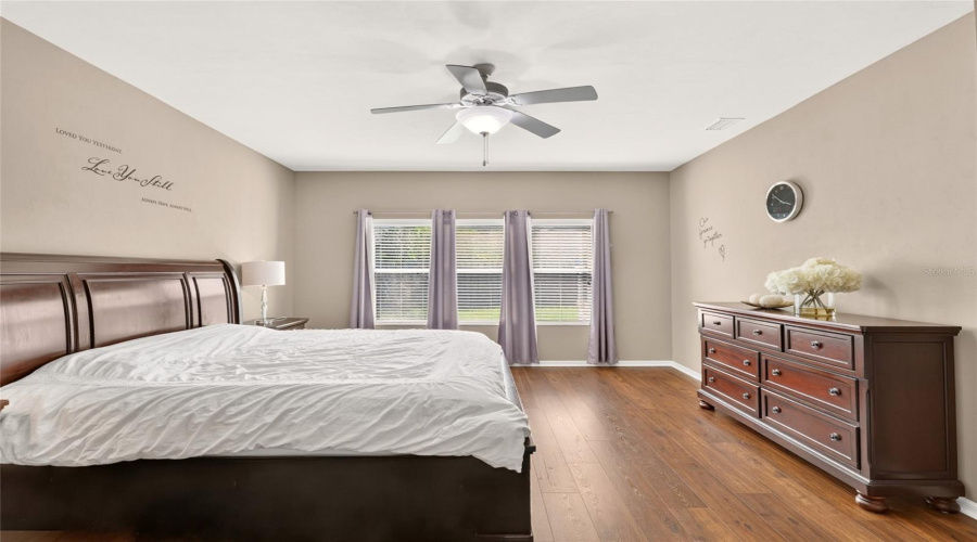 Gainesville, Florida 32608, 4 Bedroom Bedrooms, ,3 Bathroombathrooms,Residential,For Sale,75Th,0,Mfrgc542791