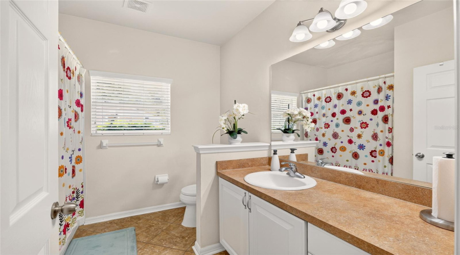 Gainesville, Florida 32608, 4 Bedroom Bedrooms, ,3 Bathroombathrooms,Residential,For Sale,75Th,0,Mfrgc542791