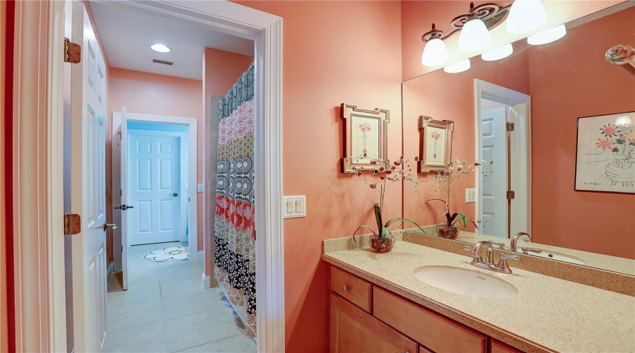 Apollo Beach, Florida 33572, 3 Bedroom Bedrooms, ,2 Bathroombathrooms,Residential,For Sale,Luminar Pointe,0,Mfrtb8480468