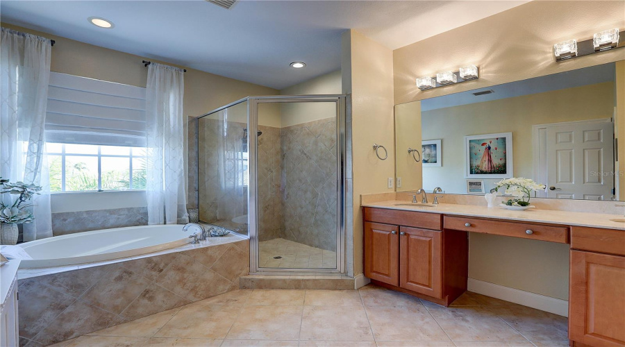 Apollo Beach, Florida 33572, 3 Bedroom Bedrooms, ,2 Bathroombathrooms,Residential,For Sale,Luminar Pointe,0,Mfrtb8480468