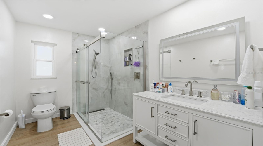 Sarasota, Florida 34232, 3 Bedroom Bedrooms, ,2 Bathroombathrooms,Residential,For Sale,Cambridge,0,Mfra4698789