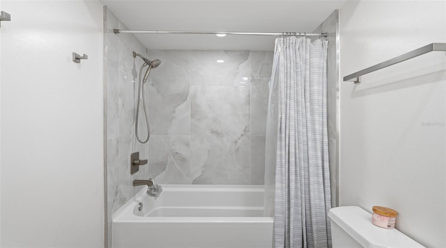 Sarasota, Florida 34232, 3 Bedroom Bedrooms, ,2 Bathroombathrooms,Residential,For Sale,Cambridge,0,Mfra4698789