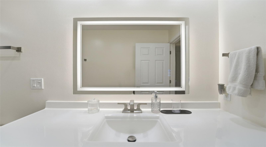 Sarasota, Florida 34232, 3 Bedroom Bedrooms, ,2 Bathroombathrooms,Residential,For Sale,Cambridge,0,Mfra4698789