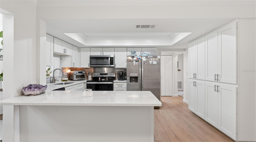 Sarasota, Florida 34232, 3 Bedroom Bedrooms, ,2 Bathroombathrooms,Residential,For Sale,Cambridge,0,Mfra4698789