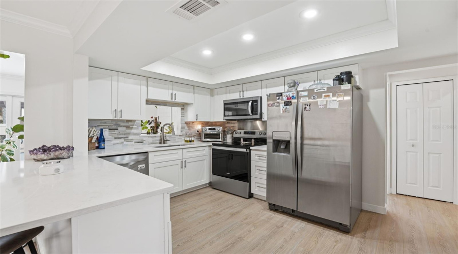Sarasota, Florida 34232, 3 Bedroom Bedrooms, ,2 Bathroombathrooms,Residential,For Sale,Cambridge,0,Mfra4698789