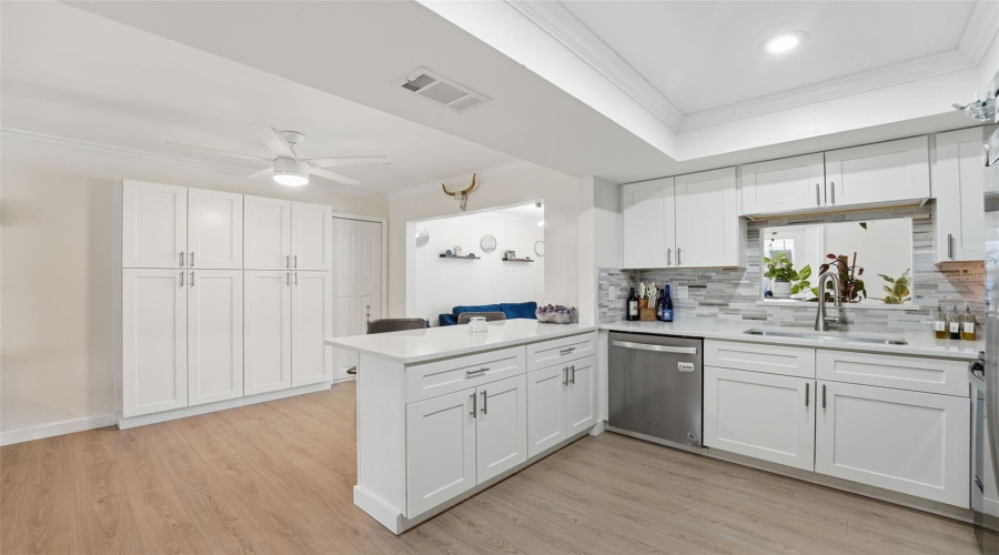 Sarasota, Florida 34232, 3 Bedroom Bedrooms, ,2 Bathroombathrooms,Residential,For Sale,Cambridge,0,Mfra4698789