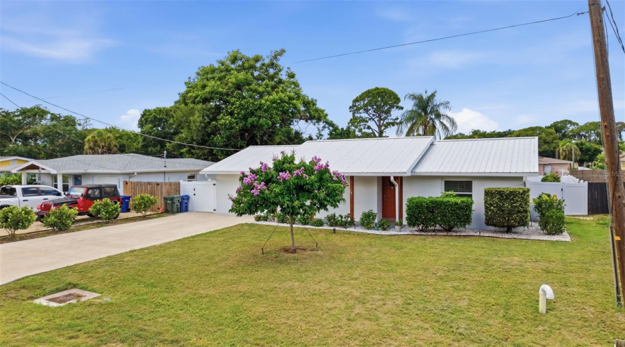 Sarasota, Florida 34232, 3 Bedroom Bedrooms, ,2 Bathroombathrooms,Residential,For Sale,Cambridge,0,Mfra4698789
