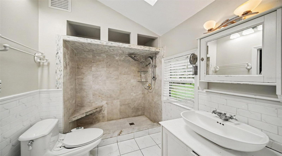 Brandon, Florida 33510, 4 Bedroom Bedrooms, ,5 Bathroombathrooms,Residential,For Sale,Windhorst,0,Mfro6431364