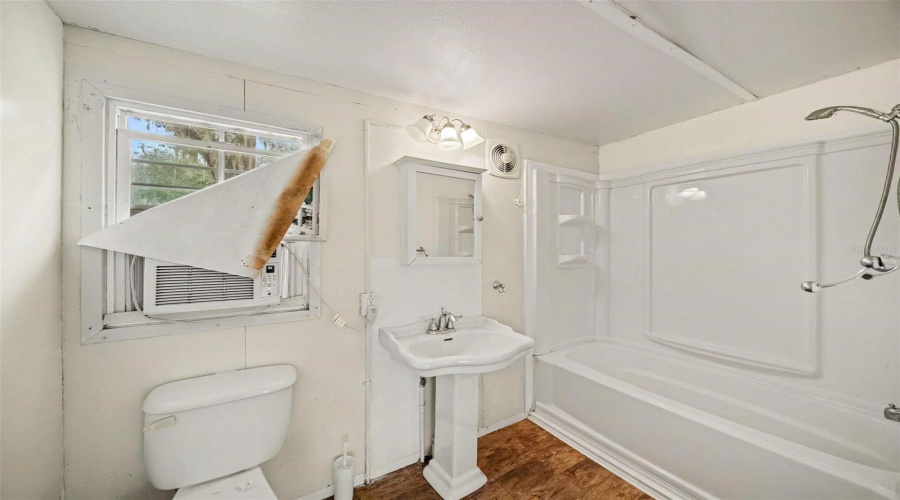 Brandon, Florida 33510, 4 Bedroom Bedrooms, ,5 Bathroombathrooms,Residential,For Sale,Windhorst,0,Mfro6431364