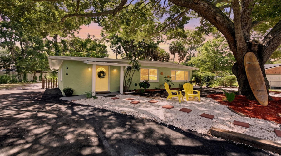Largo, Florida 33770, 3 Bedroom Bedrooms, ,2 Bathroombathrooms,Residential,For Sale,Adele,0,Mfrtb8534025