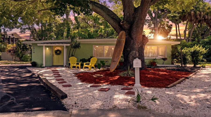 Largo, Florida 33770, 3 Bedroom Bedrooms, ,2 Bathroombathrooms,Residential,For Sale,Adele,0,Mfrtb8534025