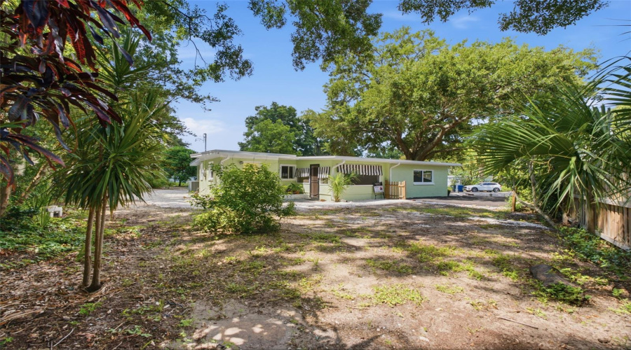 Largo, Florida 33770, 3 Bedroom Bedrooms, ,2 Bathroombathrooms,Residential,For Sale,Adele,0,Mfrtb8534025