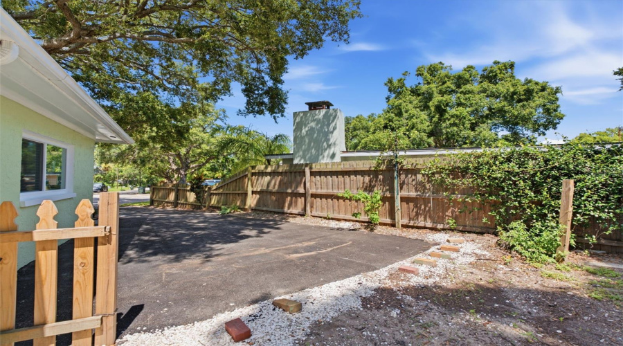 Largo, Florida 33770, 3 Bedroom Bedrooms, ,2 Bathroombathrooms,Residential,For Sale,Adele,0,Mfrtb8534025