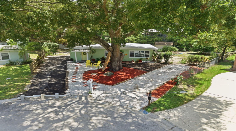 Largo, Florida 33770, 3 Bedroom Bedrooms, ,2 Bathroombathrooms,Residential,For Sale,Adele,0,Mfrtb8534025