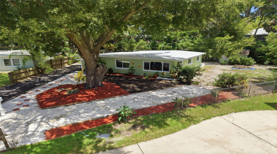 Largo, Florida 33770, 3 Bedroom Bedrooms, ,2 Bathroombathrooms,Residential,For Sale,Adele,0,Mfrtb8534025