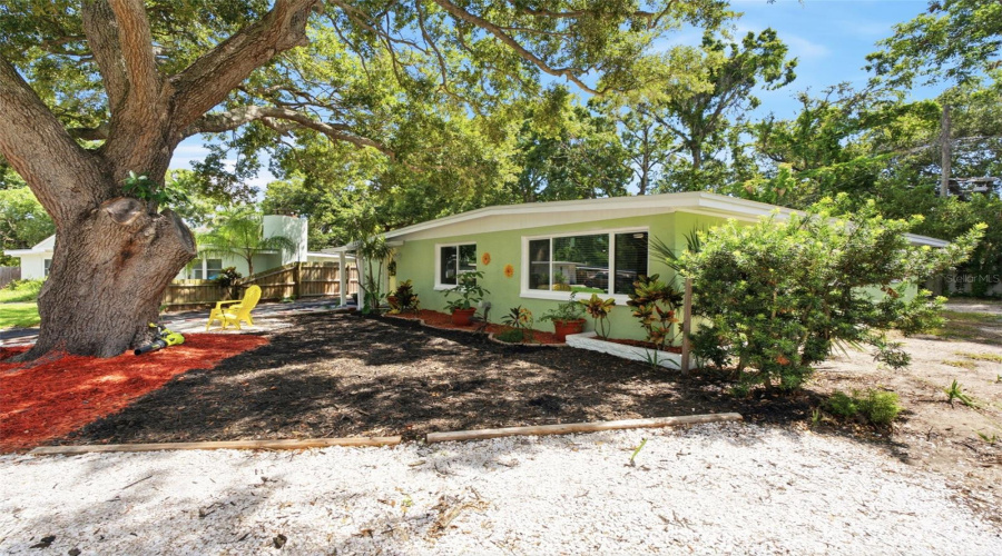 Largo, Florida 33770, 3 Bedroom Bedrooms, ,2 Bathroombathrooms,Residential,For Sale,Adele,0,Mfrtb8534025