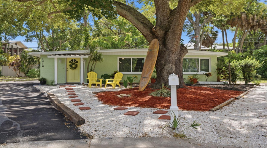 Largo, Florida 33770, 3 Bedroom Bedrooms, ,2 Bathroombathrooms,Residential,For Sale,Adele,0,Mfrtb8534025