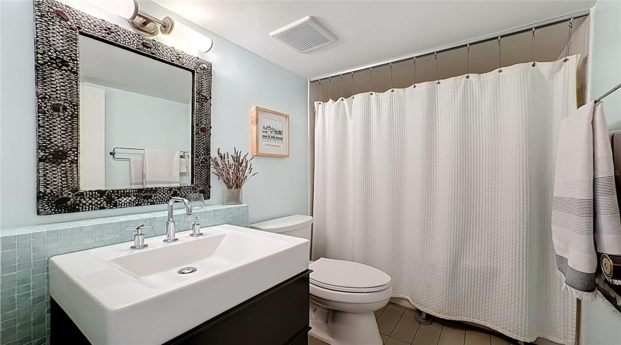 Sarasota, Florida 34231, 2 Bedroom Bedrooms, ,2 Bathroombathrooms,Residential,For Sale,Pelican Cove,0,Mfra4684670