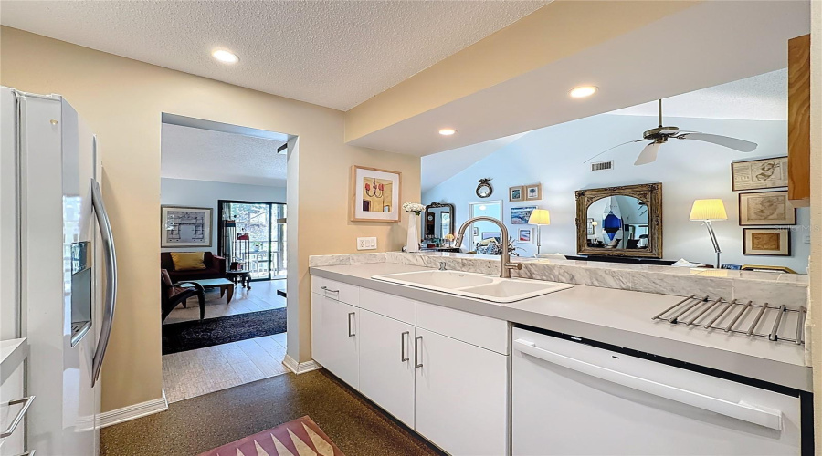 Sarasota, Florida 34231, 2 Bedroom Bedrooms, ,2 Bathroombathrooms,Residential,For Sale,Pelican Cove,0,Mfra4684670