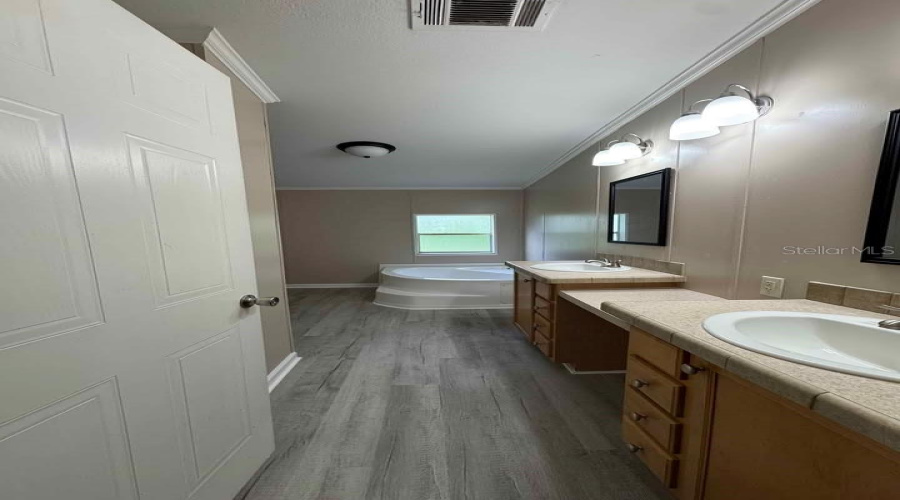 Plant City, Florida 33566, 3 Bedroom Bedrooms, ,3 Bathroombathrooms,Residential,For Sale,Kipp,0,Mfrtb8534906
