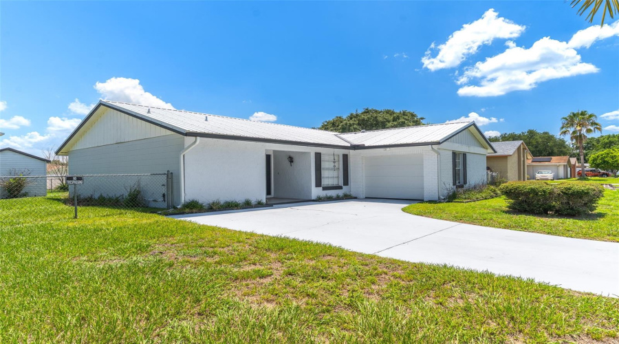 Kissimmee, Florida 34759, 2 Bedroom Bedrooms, ,2 Bathroombathrooms,Residential,For Sale,Ball,0,Mfrl4962616