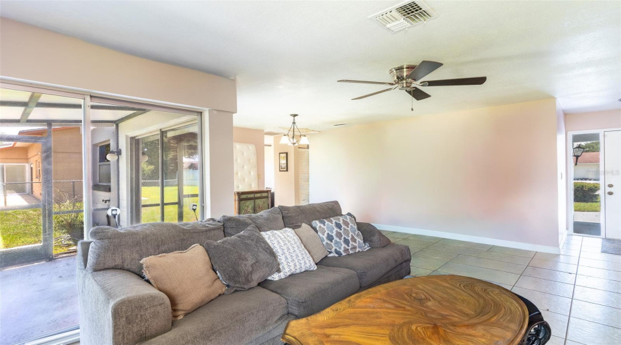 Kissimmee, Florida 34759, 2 Bedroom Bedrooms, ,2 Bathroombathrooms,Residential,For Sale,Ball,0,Mfrl4962616
