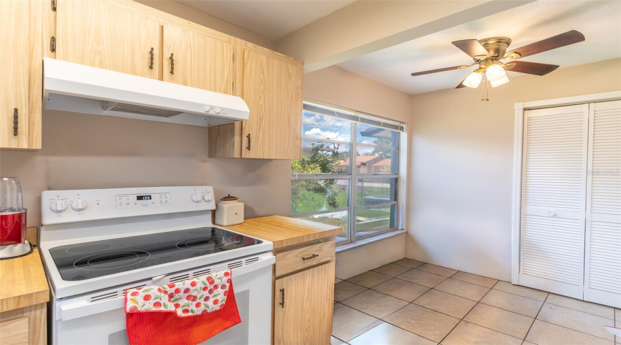 Kissimmee, Florida 34759, 2 Bedroom Bedrooms, ,2 Bathroombathrooms,Residential,For Sale,Ball,0,Mfrl4962616