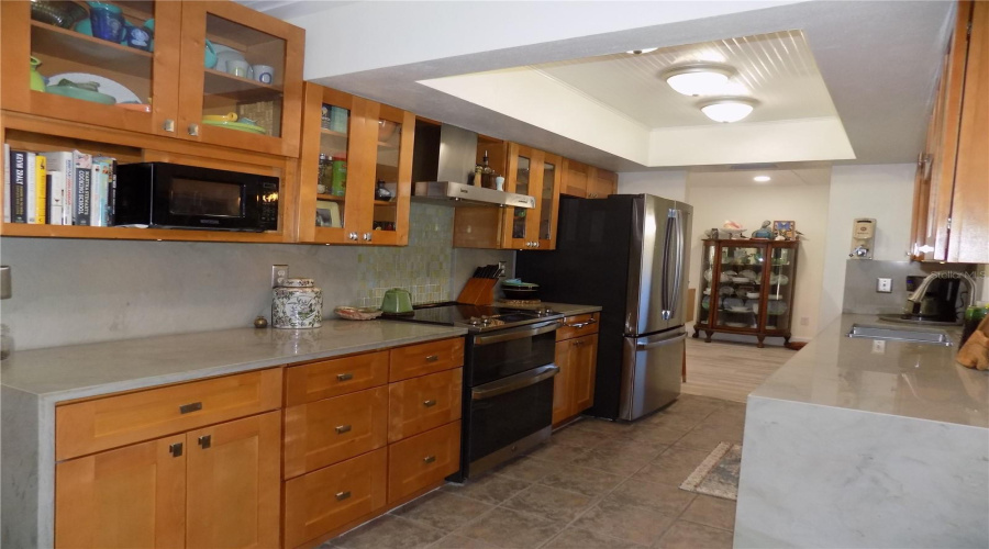 Brazilian Quartzite Counters &Amp; Newer Cabinetry