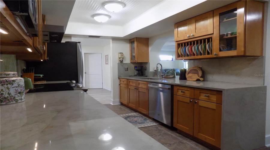 Updated Lighting &Amp; Newer Appliances