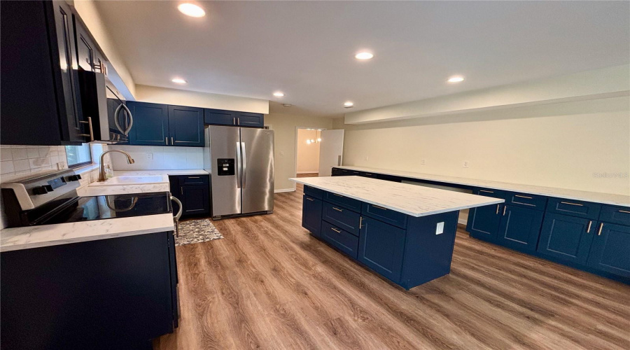 Gainesville, Florida 32606, 4 Bedroom Bedrooms, ,2 Bathroombathrooms,Residential,For Sale,33Rd,0,Mfrgc540583