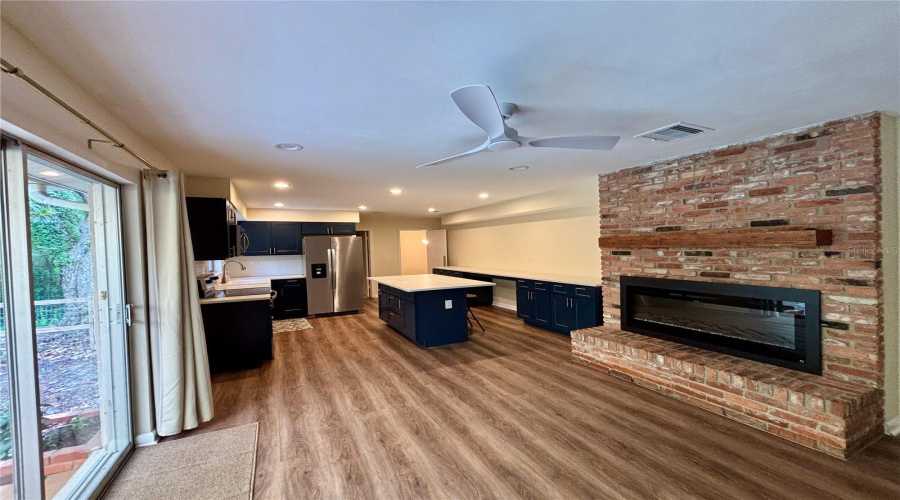 Gainesville, Florida 32606, 4 Bedroom Bedrooms, ,2 Bathroombathrooms,Residential,For Sale,33Rd,0,Mfrgc540583