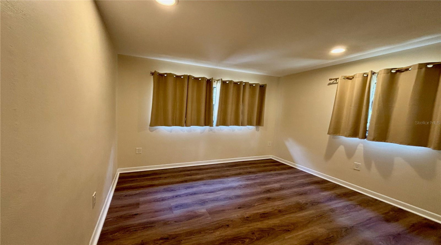 Gainesville, Florida 32606, 4 Bedroom Bedrooms, ,2 Bathroombathrooms,Residential,For Sale,33Rd,0,Mfrgc540583