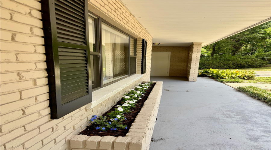 Gainesville, Florida 32606, 4 Bedroom Bedrooms, ,2 Bathroombathrooms,Residential,For Sale,33Rd,0,Mfrgc540583