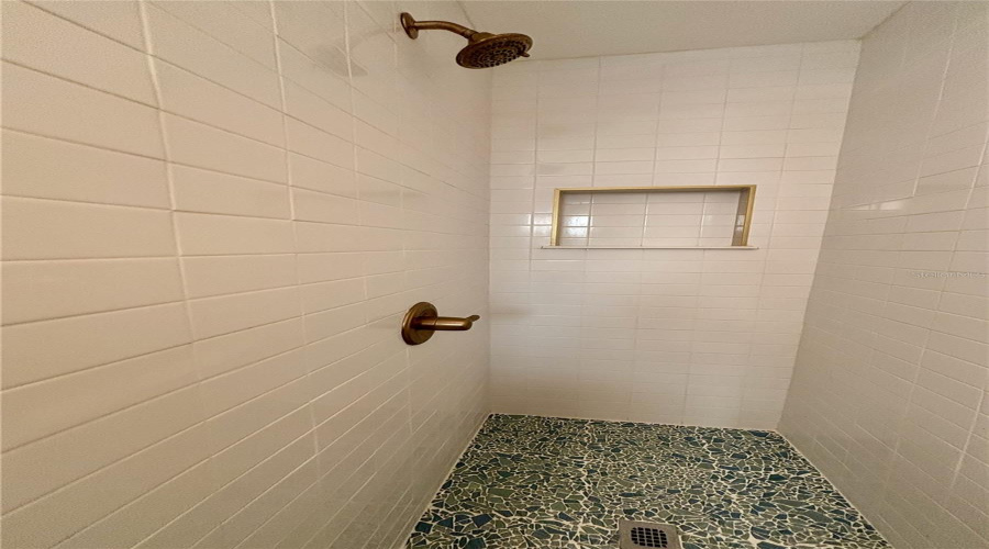 Gainesville, Florida 32606, 4 Bedroom Bedrooms, ,2 Bathroombathrooms,Residential,For Sale,33Rd,0,Mfrgc540583