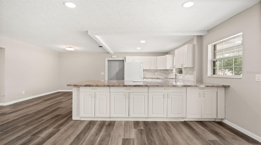 Sarasota, Florida 34231, 3 Bedroom Bedrooms, ,2 Bathroombathrooms,Residential,For Sale,Murdock,0,Mfra4687404