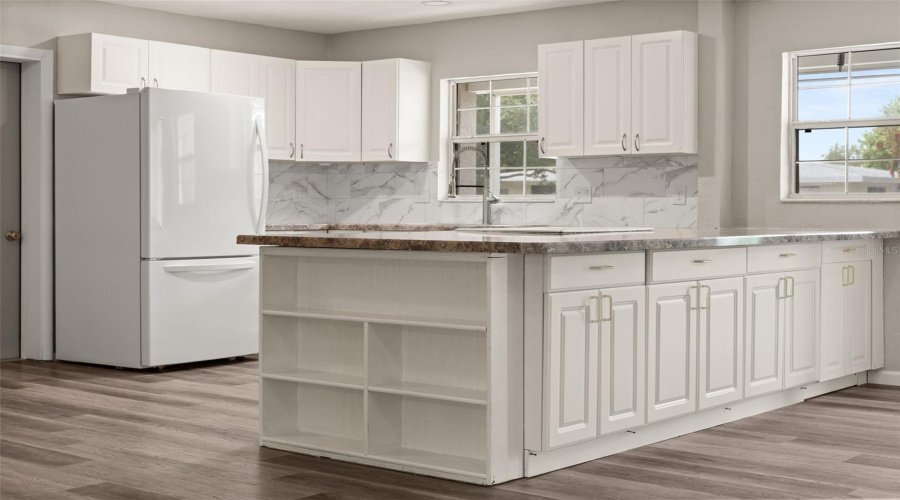 Sarasota, Florida 34231, 3 Bedroom Bedrooms, ,2 Bathroombathrooms,Residential,For Sale,Murdock,0,Mfra4687404