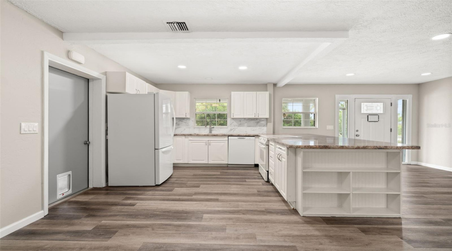 Sarasota, Florida 34231, 3 Bedroom Bedrooms, ,2 Bathroombathrooms,Residential,For Sale,Murdock,0,Mfra4687404