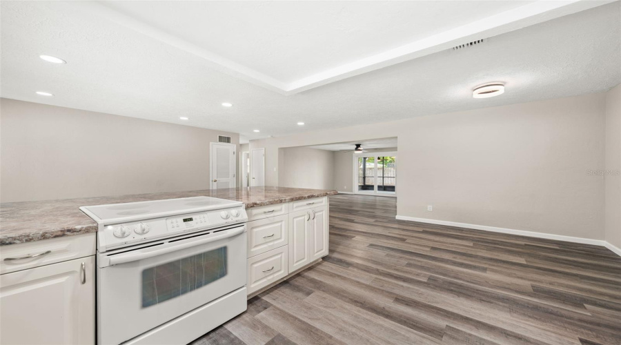 Sarasota, Florida 34231, 3 Bedroom Bedrooms, ,2 Bathroombathrooms,Residential,For Sale,Murdock,0,Mfra4687404