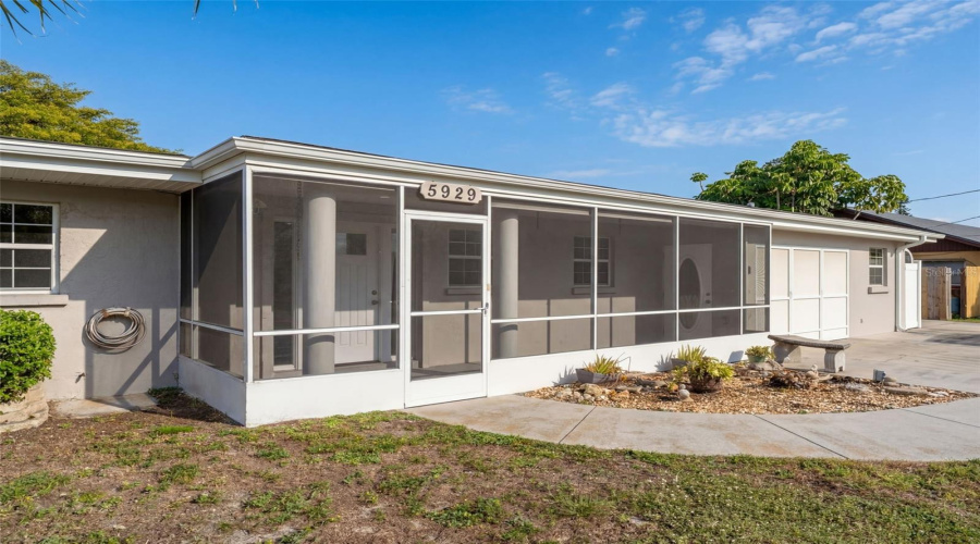 Sarasota, Florida 34231, 3 Bedroom Bedrooms, ,2 Bathroombathrooms,Residential,For Sale,Murdock,0,Mfra4687404