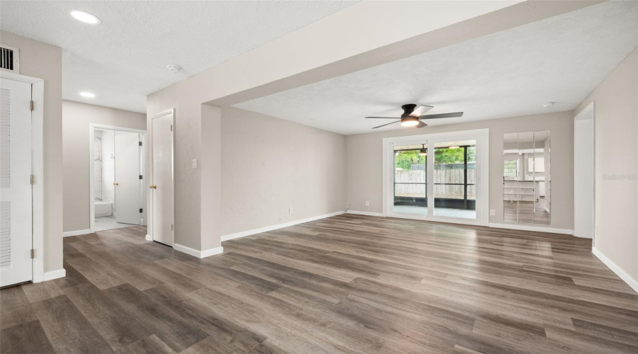 Sarasota, Florida 34231, 3 Bedroom Bedrooms, ,2 Bathroombathrooms,Residential,For Sale,Murdock,0,Mfra4687404