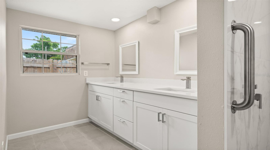 Sarasota, Florida 34231, 3 Bedroom Bedrooms, ,2 Bathroombathrooms,Residential,For Sale,Murdock,0,Mfra4687404