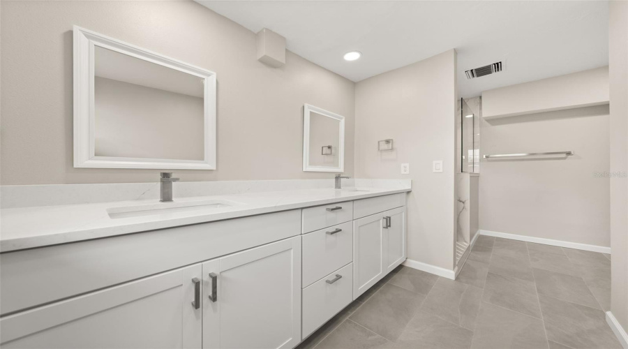 Sarasota, Florida 34231, 3 Bedroom Bedrooms, ,2 Bathroombathrooms,Residential,For Sale,Murdock,0,Mfra4687404