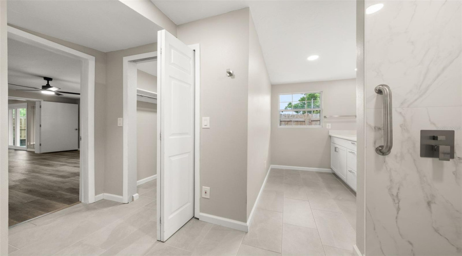 Sarasota, Florida 34231, 3 Bedroom Bedrooms, ,2 Bathroombathrooms,Residential,For Sale,Murdock,0,Mfra4687404