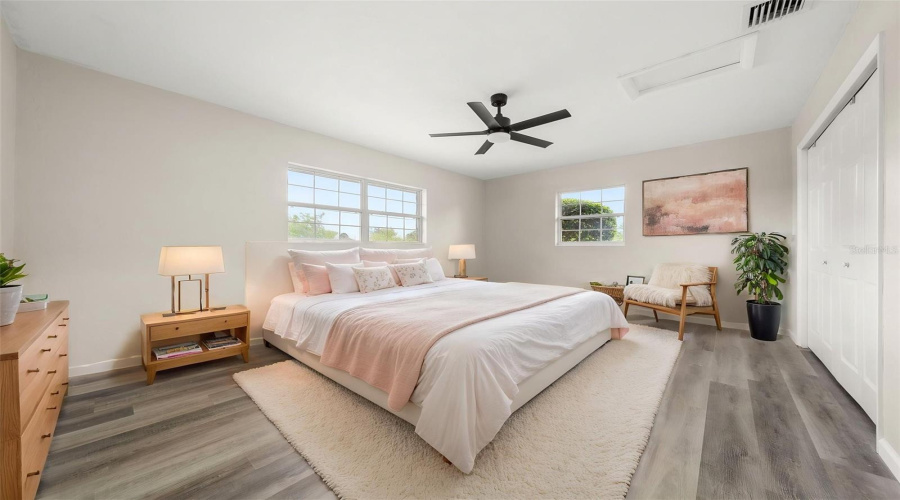 Sarasota, Florida 34231, 3 Bedroom Bedrooms, ,2 Bathroombathrooms,Residential,For Sale,Murdock,0,Mfra4687404