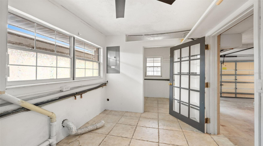 Sarasota, Florida 34231, 3 Bedroom Bedrooms, ,2 Bathroombathrooms,Residential,For Sale,Murdock,0,Mfra4687404