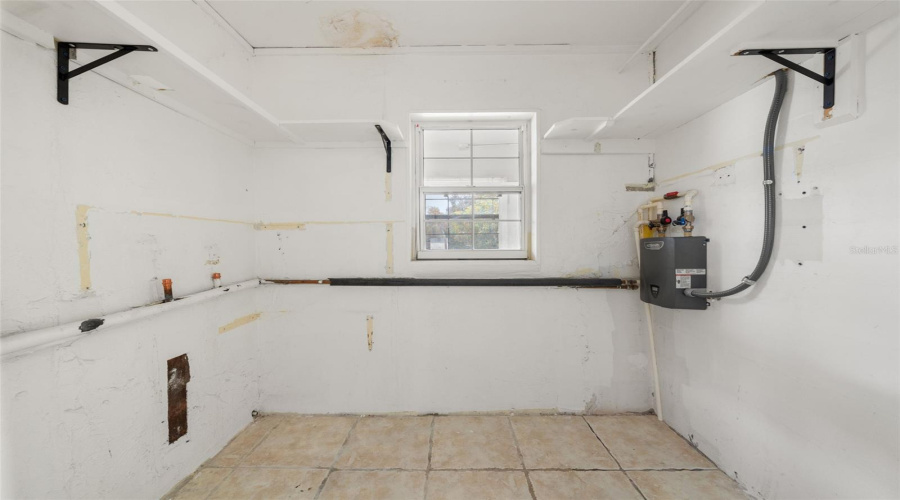 Sarasota, Florida 34231, 3 Bedroom Bedrooms, ,2 Bathroombathrooms,Residential,For Sale,Murdock,0,Mfra4687404