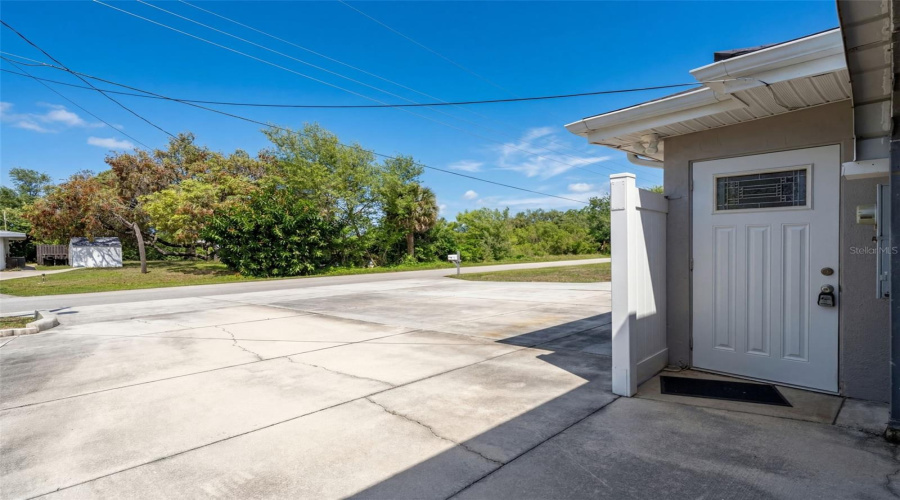 Sarasota, Florida 34231, 3 Bedroom Bedrooms, ,2 Bathroombathrooms,Residential,For Sale,Murdock,0,Mfra4687404