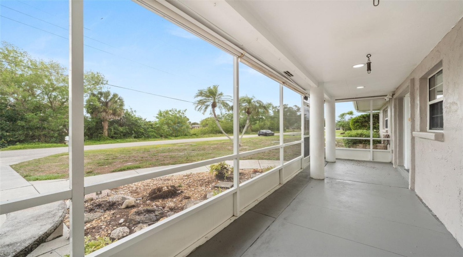 Sarasota, Florida 34231, 3 Bedroom Bedrooms, ,2 Bathroombathrooms,Residential,For Sale,Murdock,0,Mfra4687404