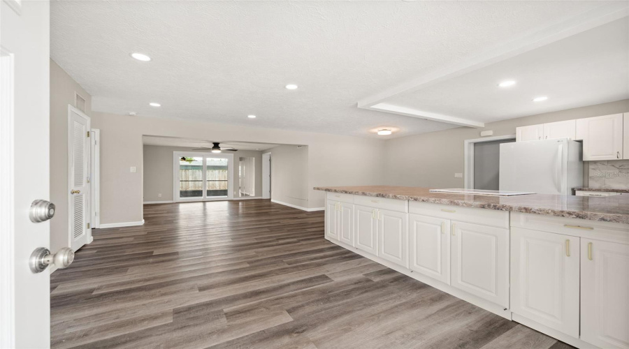 Sarasota, Florida 34231, 3 Bedroom Bedrooms, ,2 Bathroombathrooms,Residential,For Sale,Murdock,0,Mfra4687404