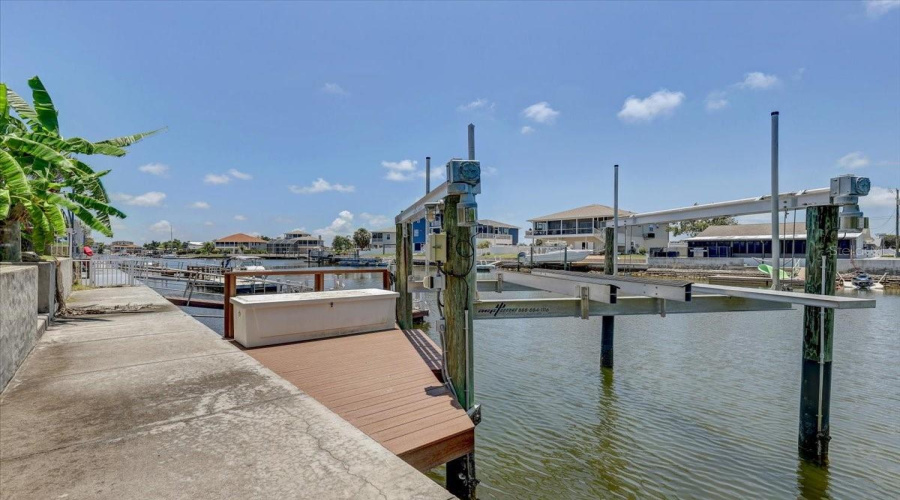 Hernando Beach, Florida 34607, 5 Bedroom Bedrooms, ,3 Bathroombathrooms,Residential,For Sale,5Th Isle,0,Mfrtb8542874
